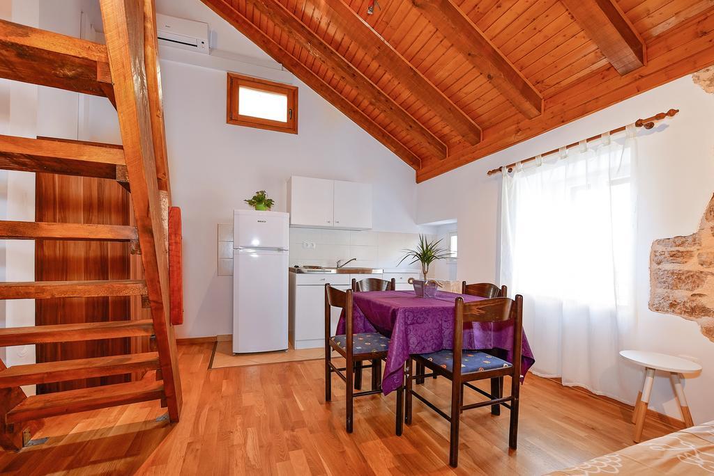 Apartments Loriana シベニク エクステリア 写真